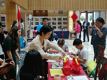 纽伦堡-埃尔兰根孔子学院应邀参加中国驻慕尼黑总领馆开放日活动